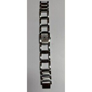 Vintage Womens Novelle Quartz Silver Link Watch  Needs Battery